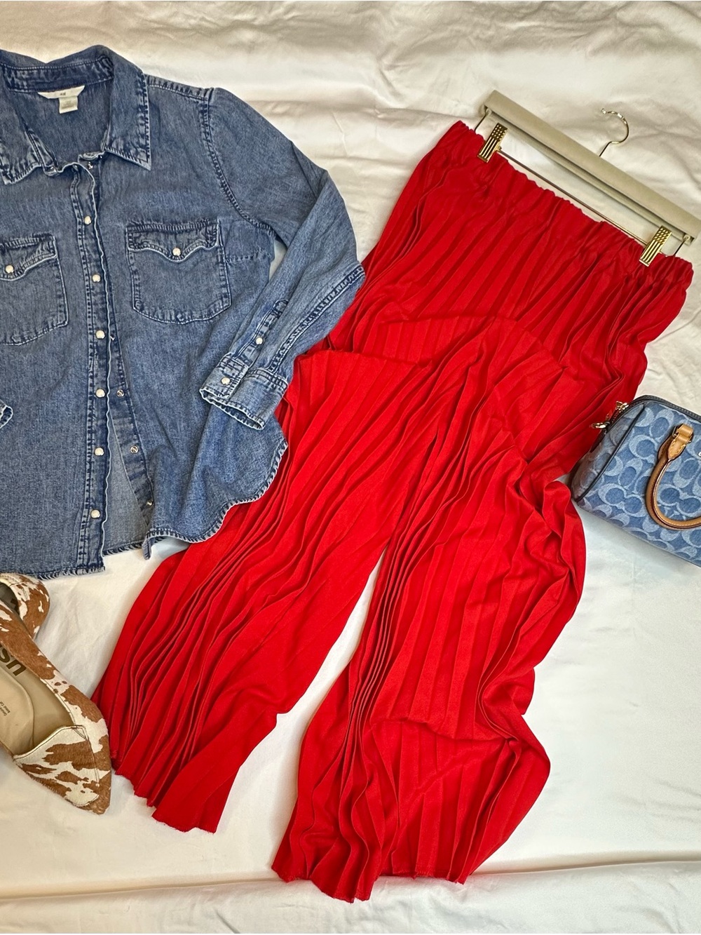 Elegant Red Pleated Wide-Leg Pants by